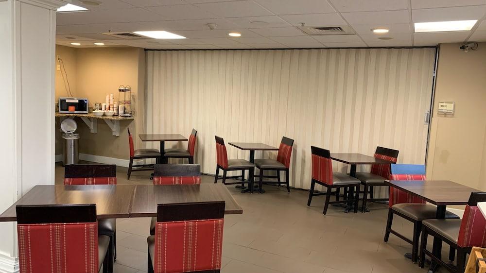 Comfort Inn Garden City Bagian luar foto