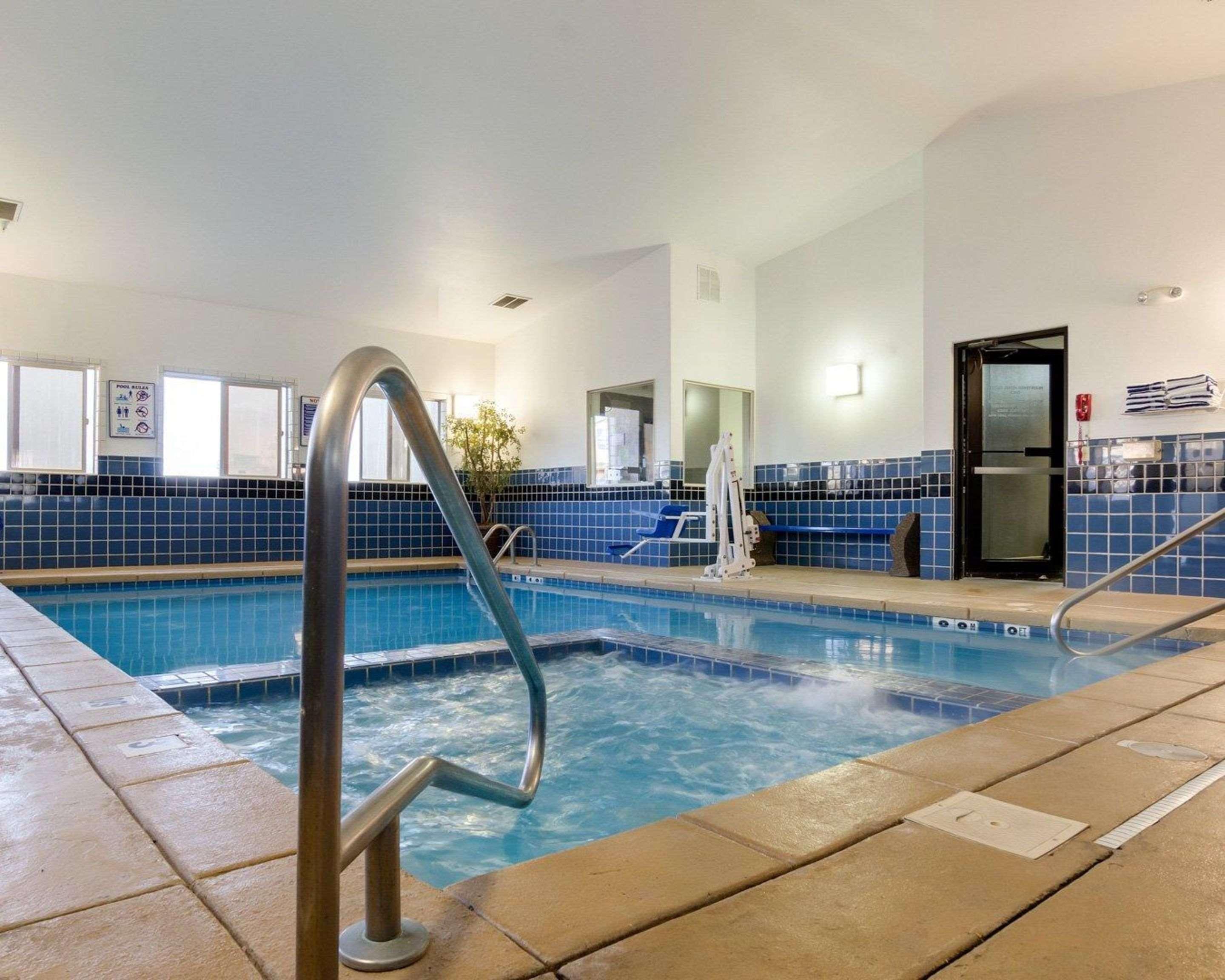 Comfort Inn Garden City Bagian luar foto